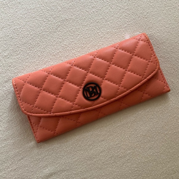 Badgley Mischka Coral Quilted Women's Wallet - Picture 2 of 9